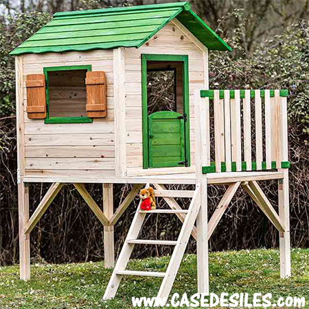 Cabane sur pilotis en bois pour enfant